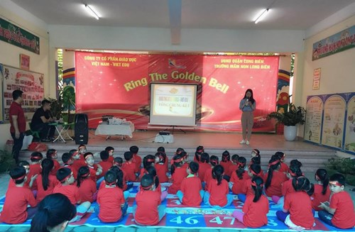  Trường Mầm non Long Biên phối hợp Công ty Cổ phần Giáo dục Việt Nam - VIET EDU tổ chức cuộc thi  Rung chuông vàng  cho các bé học sinh.